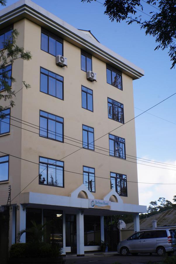 Briston Hotel Arusha Buitenkant foto