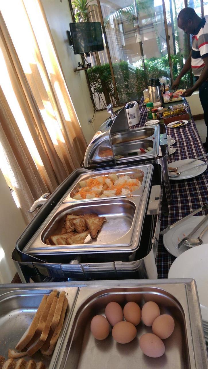 Briston Hotel Arusha Buitenkant foto
